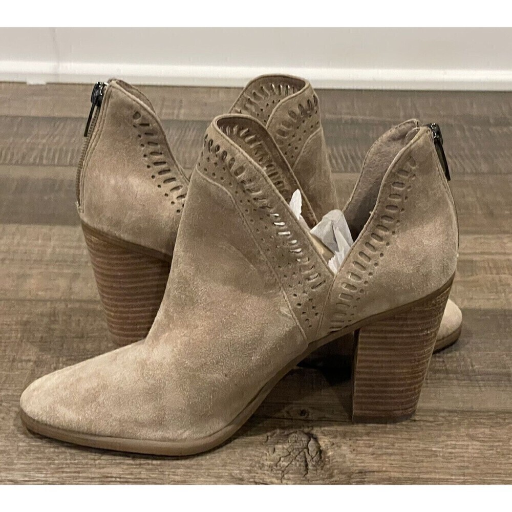 Vince Camuto Fileana French Taupe Suede Split Shaft Bootie Size 8.5 Womens EUC - Picture 4 of 15